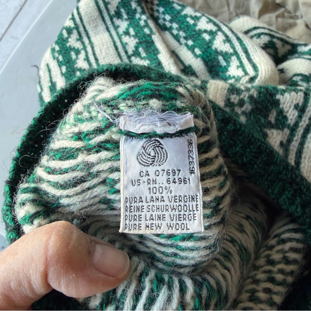 VINTAGE Benetton Shetland Wool Sweater Italy Size M - Picture 6 of 7